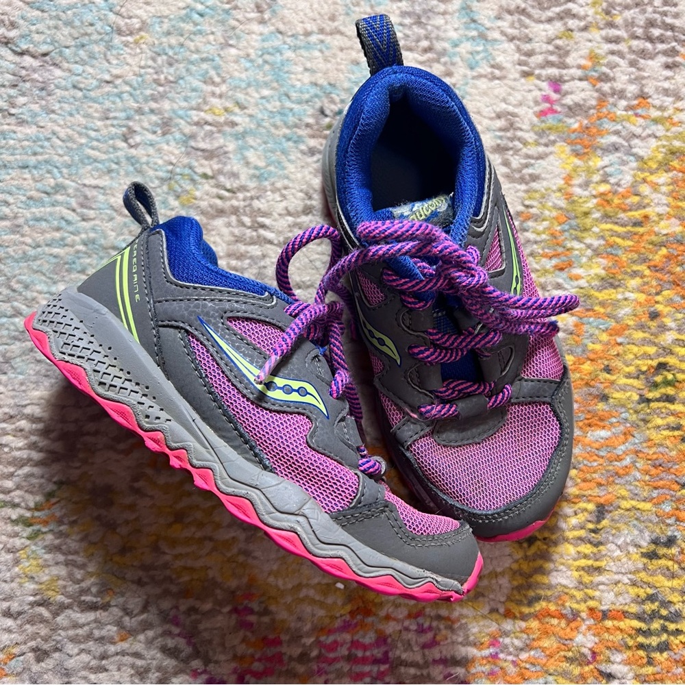 Saucony Kids' Pink and Gray S-Peregrine Shield Trail Shoes Size 11M